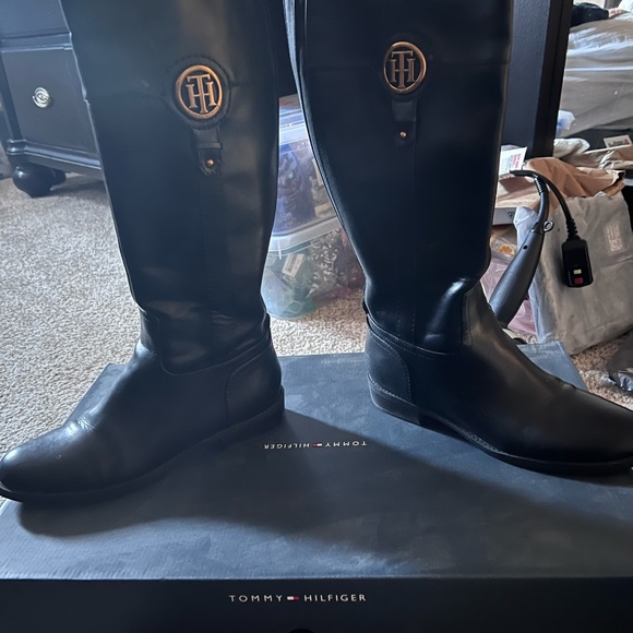 Beautiful Tommy Boots - Picture 5 of 8